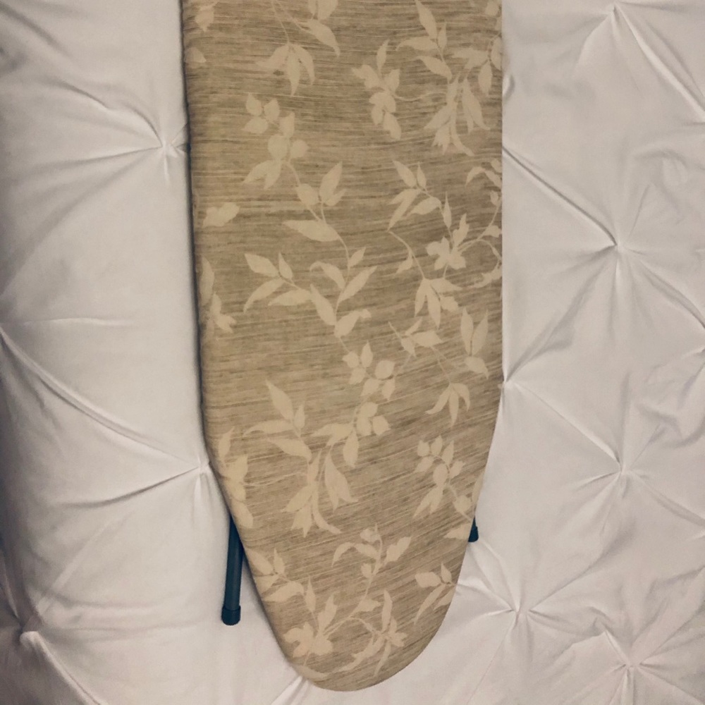 Mini ironing board